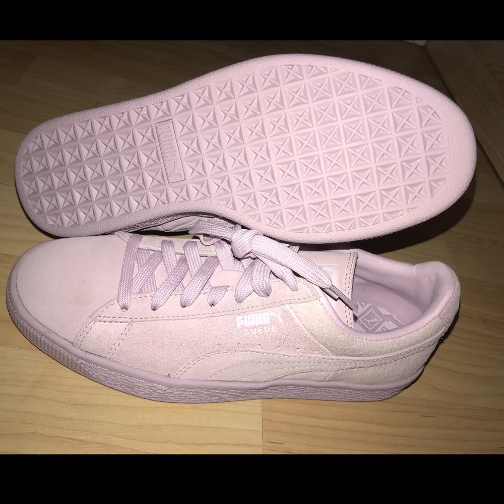 Women’s Lavender Pumas